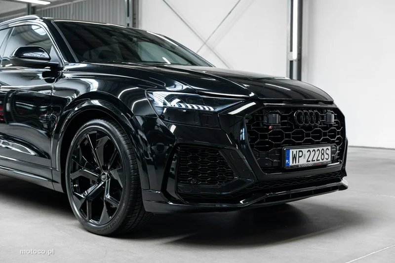 Audi RS Q8 9