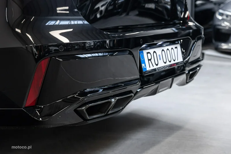 BMW M760 14