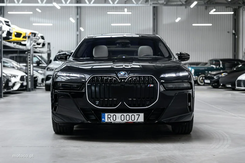 BMW M760 3