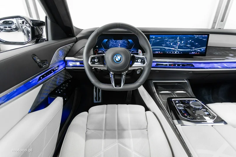 BMW M760 24