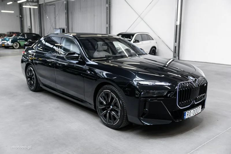 BMW M760 5