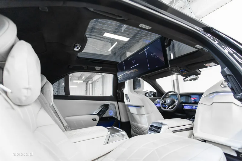 BMW M760 55