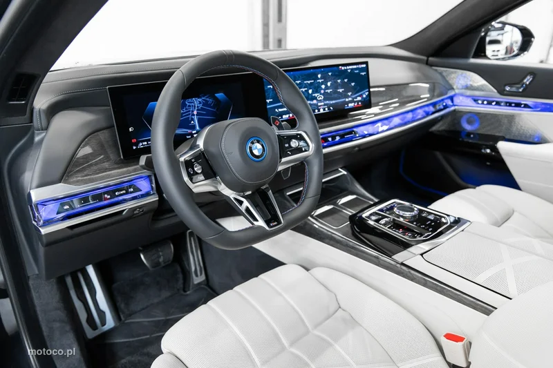 BMW M760 60