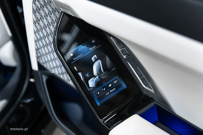 BMW M760 72