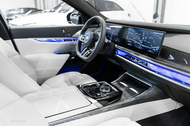 BMW M760 73