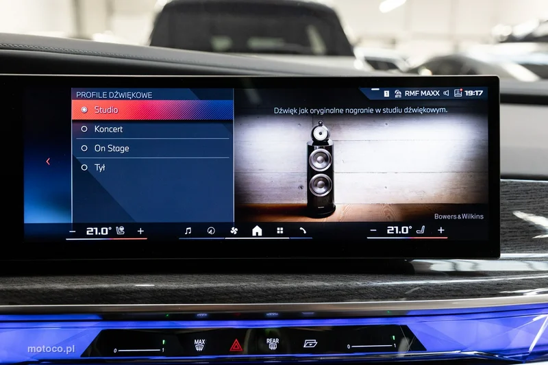BMW M760 77