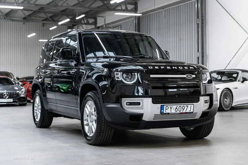 Land Rover Defender 4