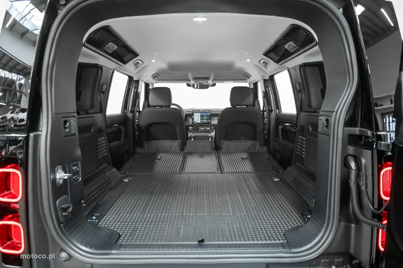 Land Rover Defender 32