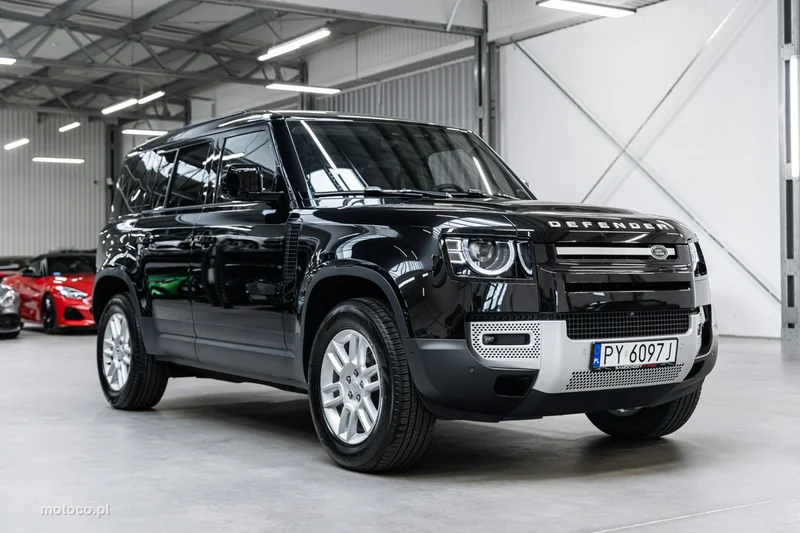 Land Rover Defender 5