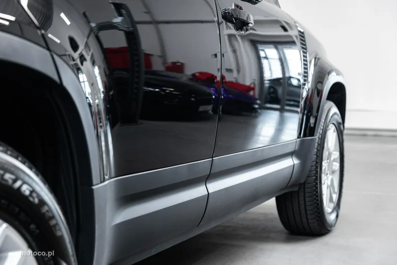 Land Rover Defender 69