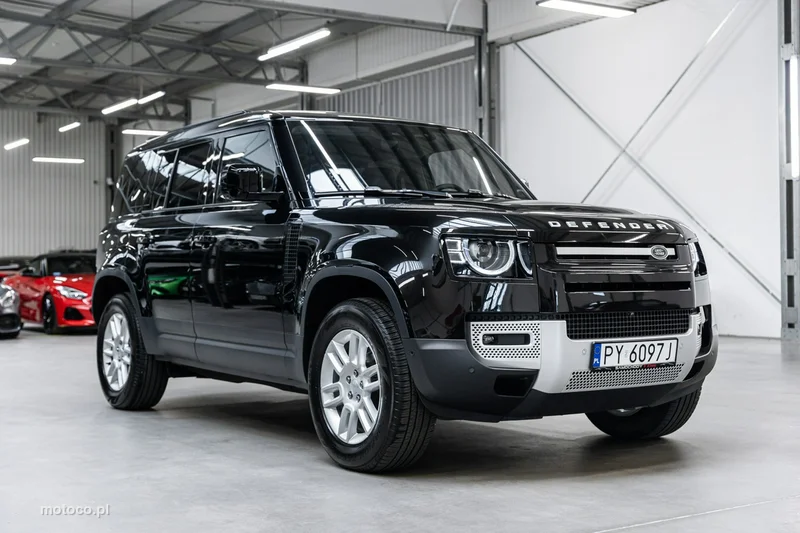 Land Rover Defender 5