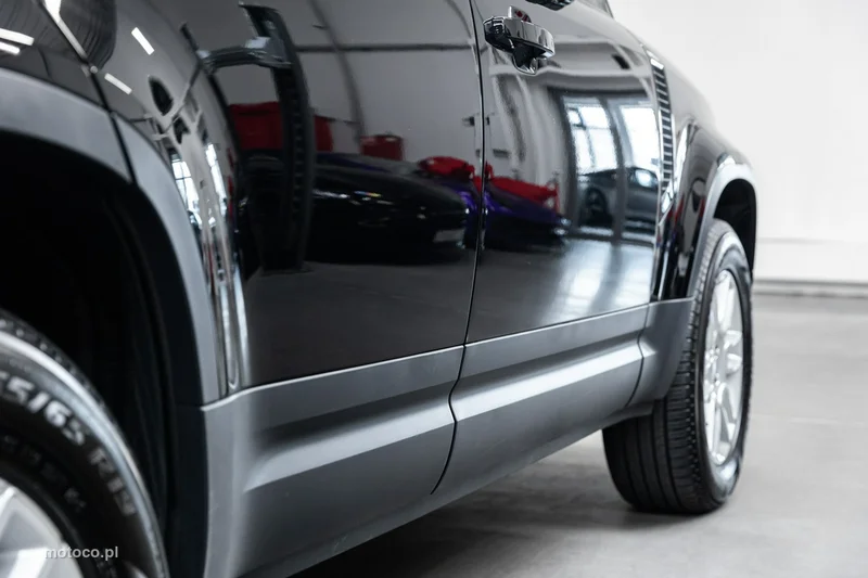 Land Rover Defender 69