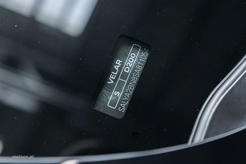 Land Rover Range Rover Velar 13