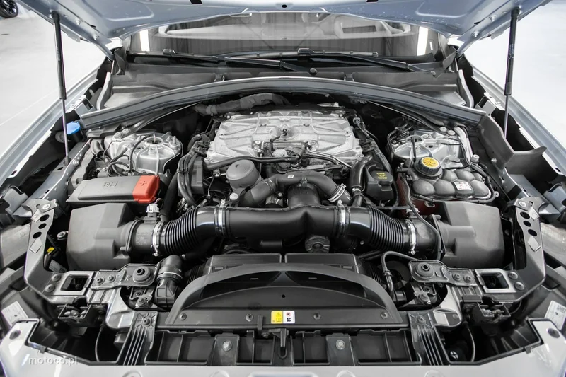 Jaguar F-Pace 19