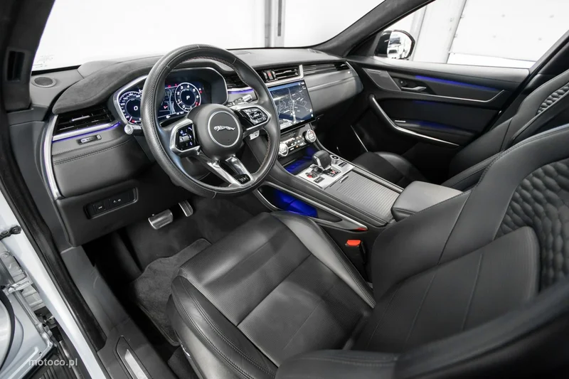 Jaguar F-Pace 20