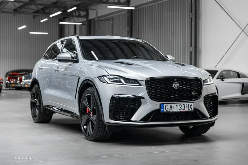Jaguar F-Pace 41