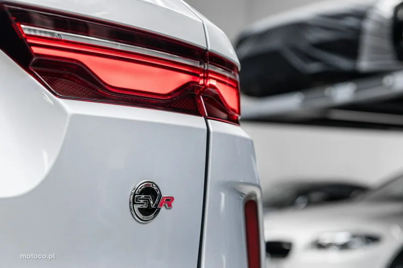 Jaguar F-Pace 49