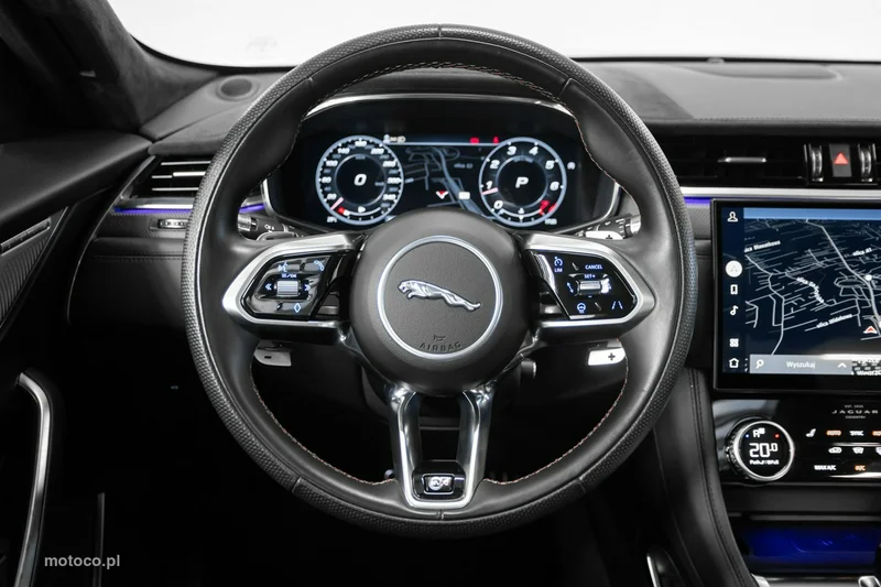 Jaguar F-Pace 56