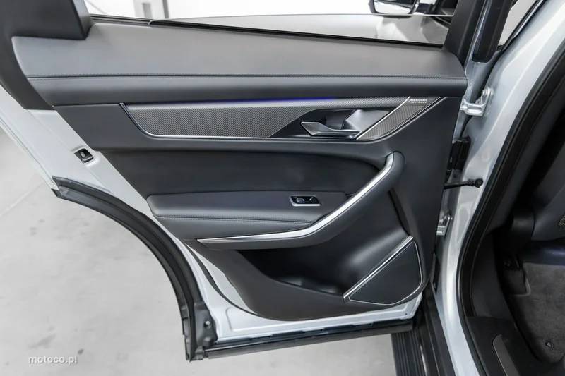 Jaguar F-Pace 65