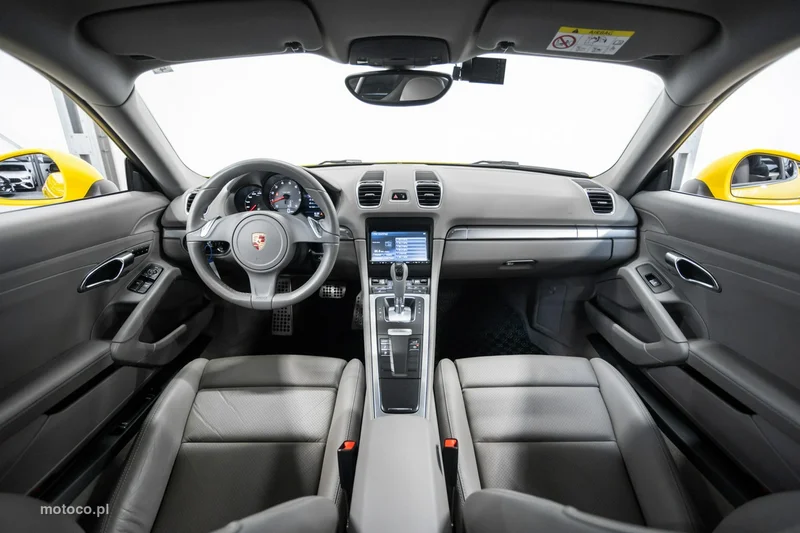 Porsche Cayman 981c 27