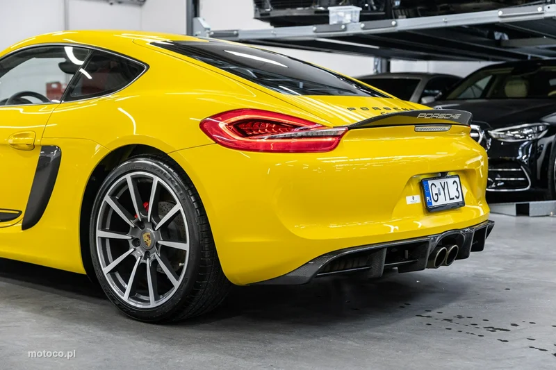 Porsche Cayman 981c 17