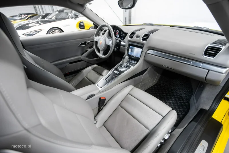 Porsche Cayman 981c 26