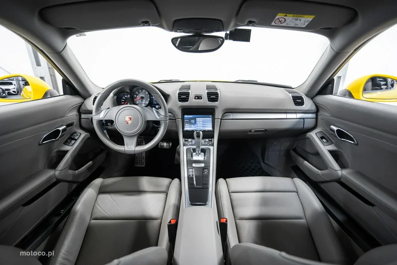 Porsche Cayman 981c 27