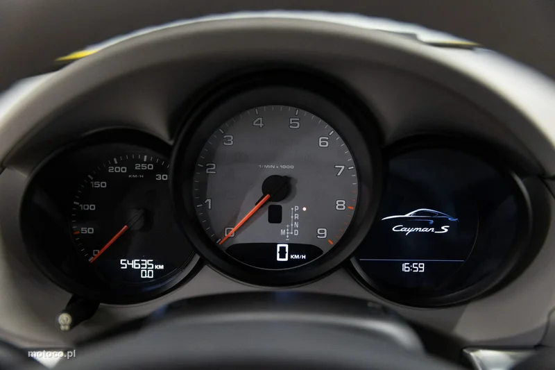 Porsche Cayman 981c 38