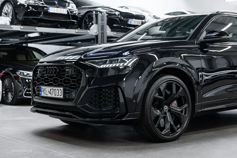 Audi RS Q8 11