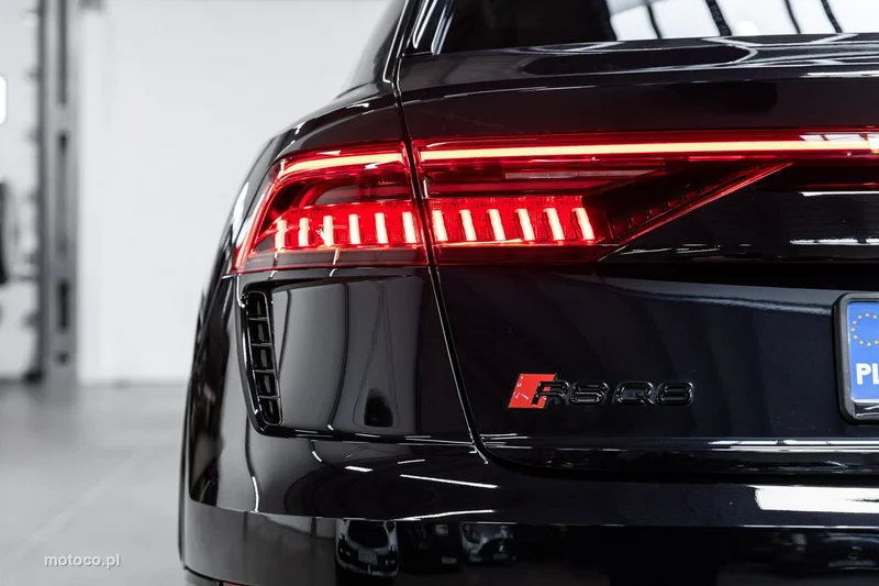 Audi RS Q8 14