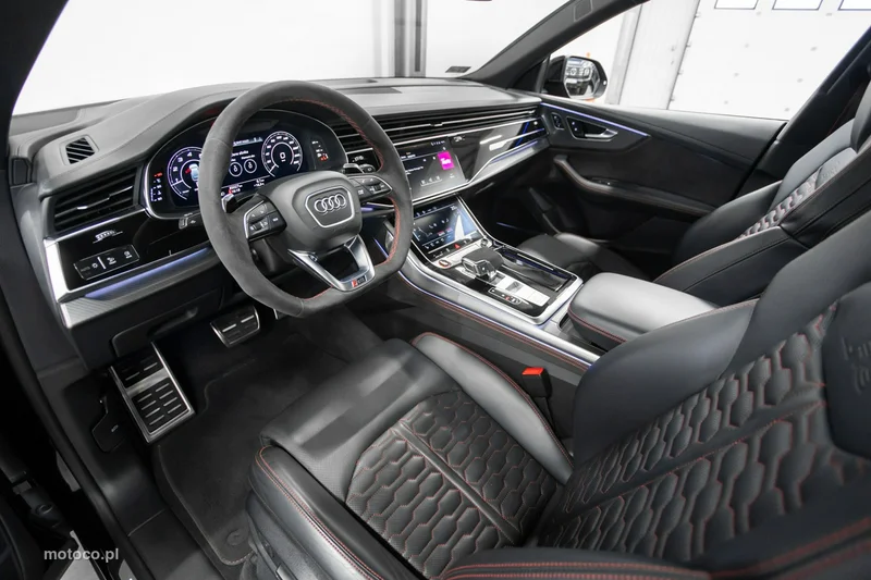 Audi RS Q8 17