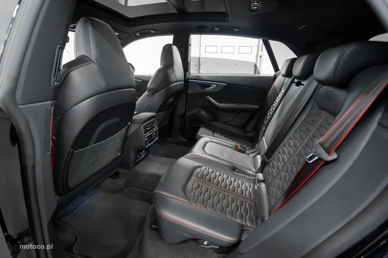 Audi RS Q8 18