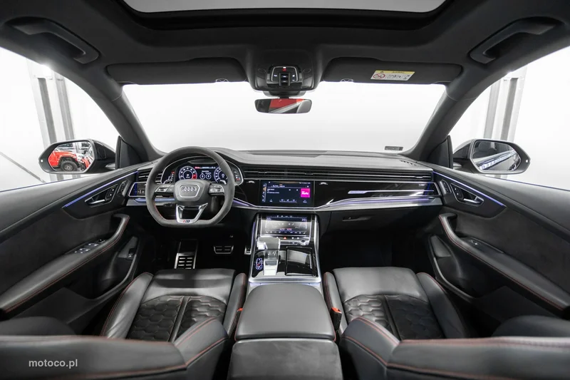 Audi RS Q8 21