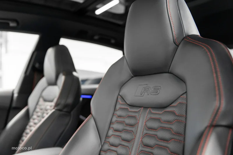 Audi RS Q8 33