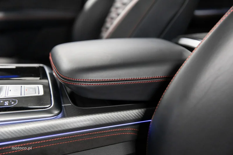Audi RS Q8 35