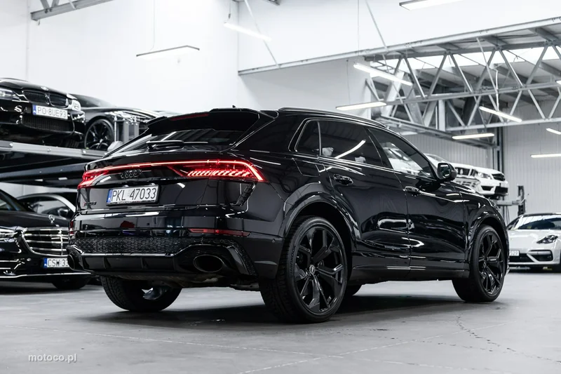Audi RS Q8 6
