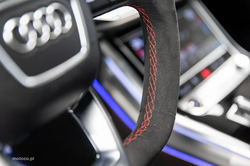 Audi RS Q8 54