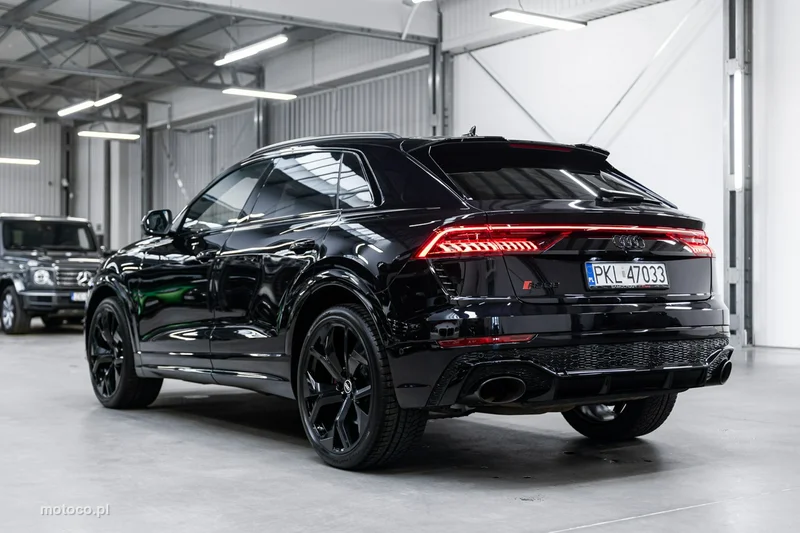 Audi RS Q8 8