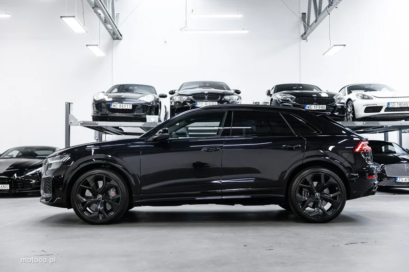 Audi RS Q8 9