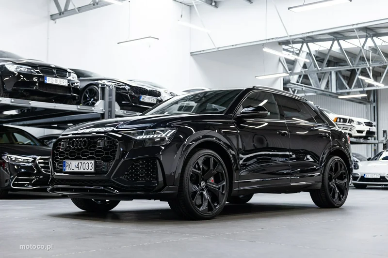Audi RS Q8 10