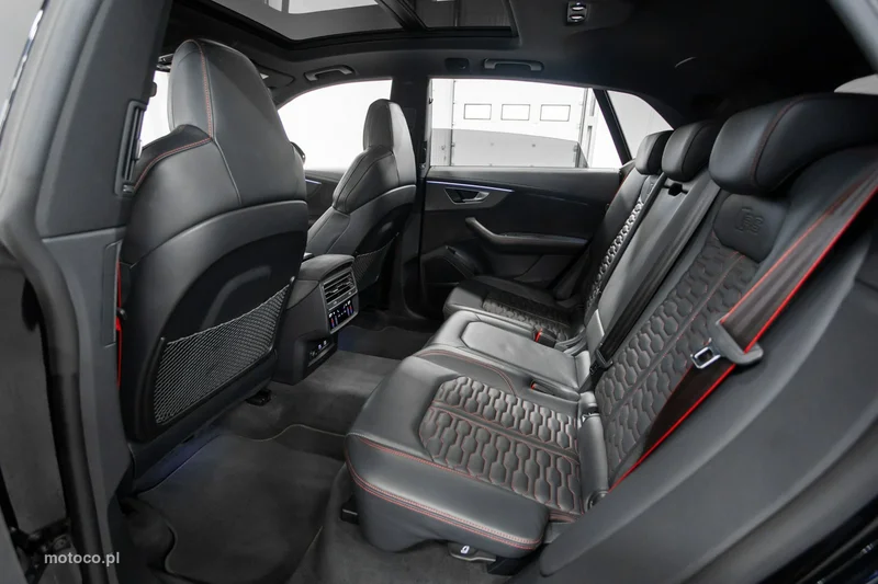 Audi RS Q8 18