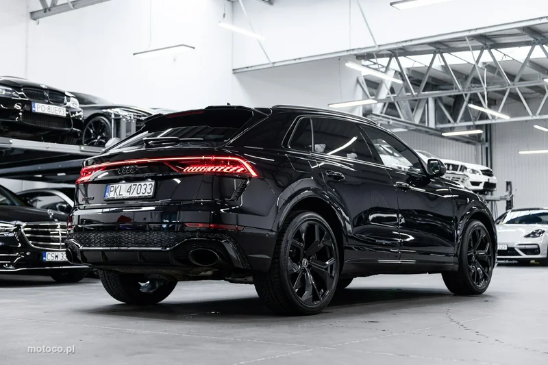 Audi RS Q8 6