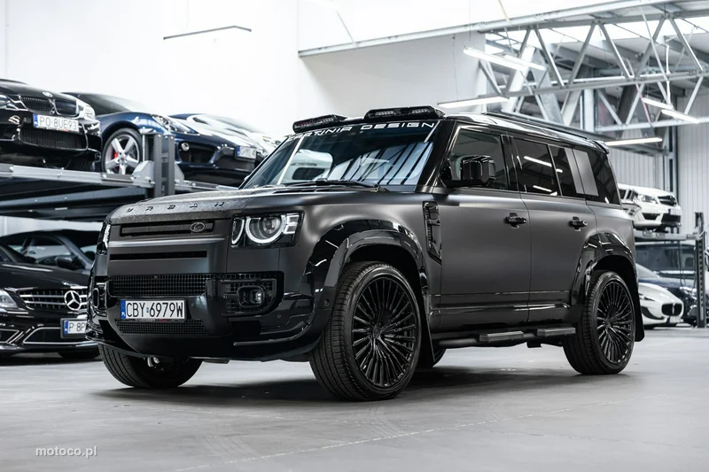 Land Rover Defender 11
