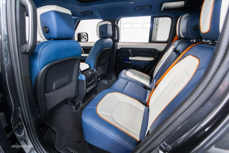Land Rover Defender 30
