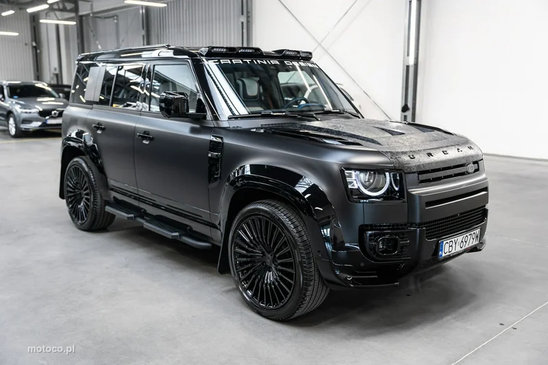 Land Rover Defender 5