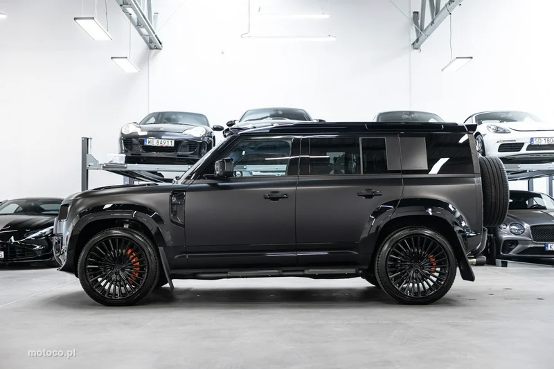 Land Rover Defender 7