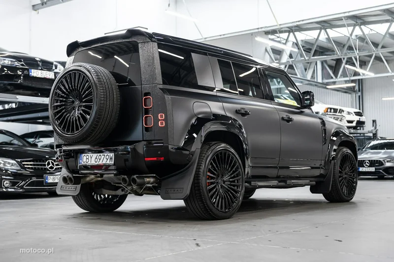 Land Rover Defender 10