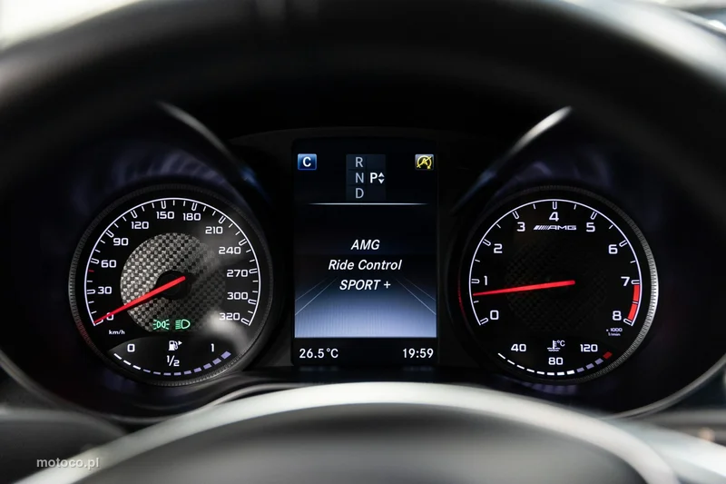 Mercedes-Benz Klasa C W205 C 63 AMG 38