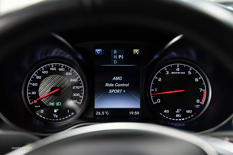 Mercedes-Benz Klasa C W205 C 63 AMG 38