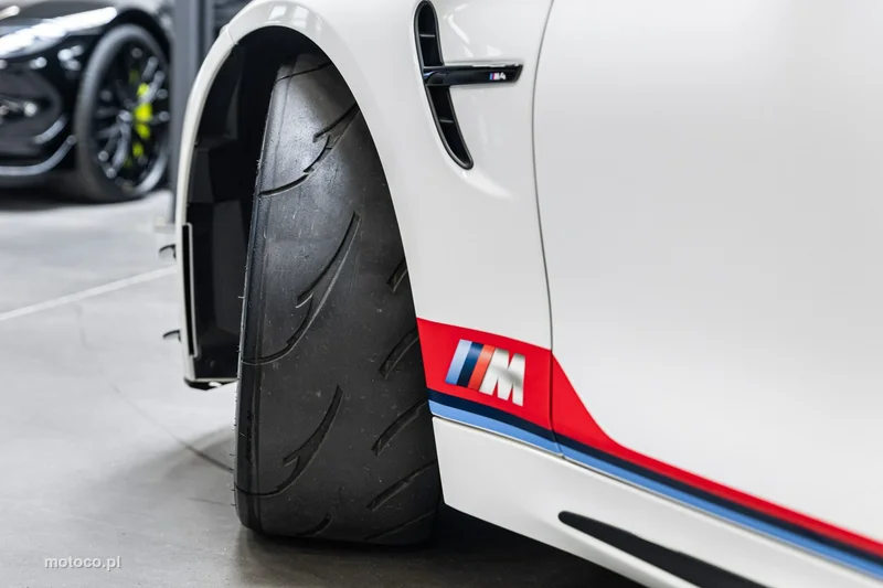 BMW M4 F82 23
